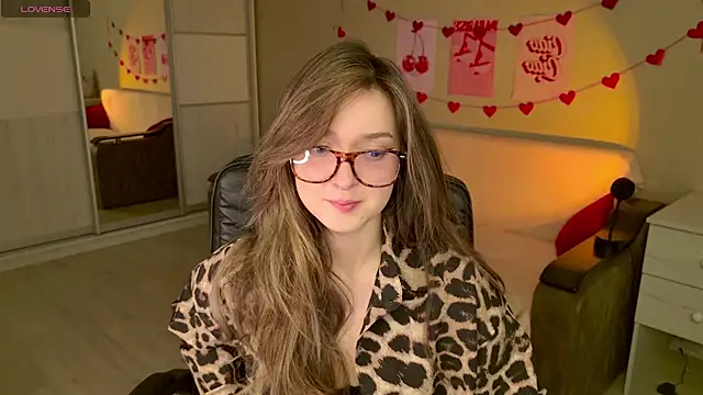 Snapshot of BellaSink chatting on 12-03-25, 05:48 BellaSink online show from 12-03-25, 05:48