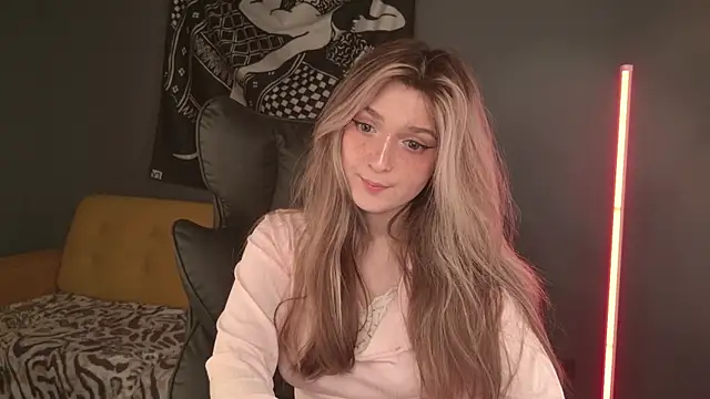 Snapshot of BellaSink chatting on 05-19-26, 01:56 BellaSink online show from 05-19-26, 01:56