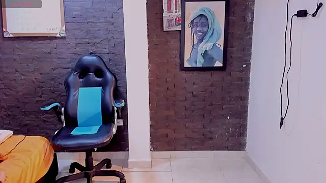 Lessly Cooper online show from 11-14-25, 06:06