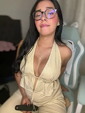 MiaSofia   online show from 04-22-26, 05:32