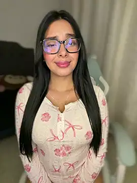 MiaSofia   online show from 05-02-26, 05:12