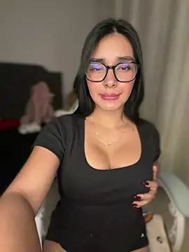MiaSofia   online show from 05-04-26, 05:58
