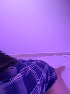 Snapshot of Lucianacuoper chatting on 10-30-25, 08:20 Lucianacuoper online show from 10-30-25, 08:20