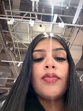 Snapshot of Lucianacuoper chatting on 11-14-25, 09:24 Lucianacuoper online show from 11-14-25, 09:24