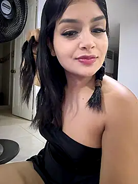 Snapshot of Lucianacuoper chatting on 11-20-25, 05:40 Lucianacuoper online show from 11-20-25, 05:40