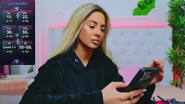 Snapshot of AriannaSins chatting on 01-15-25, 01:20 AriannaSins online show from 01-15-25, 01:20