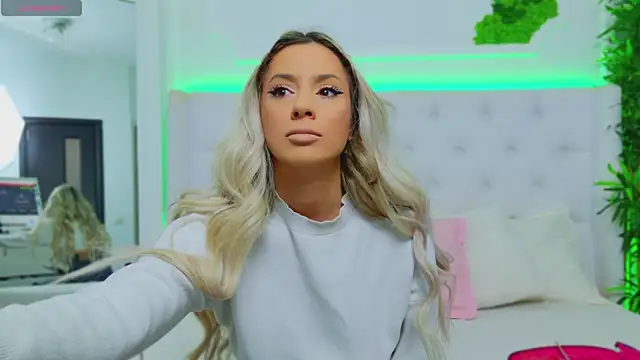 Snapshot of AriannaSins chatting on 01-23-25, 01:24 AriannaSins online show from 01-23-25, 01:24