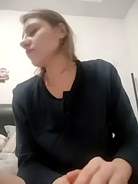 SandyCassie online show from 11-30-25, 06:06