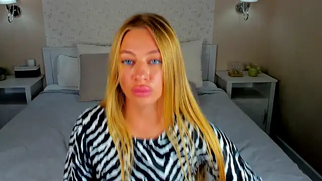 Snapshot of neighbour_sex chatting on 12-04-25, 06:55 neighbour sex online show from 12-04-25, 06:55