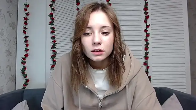 Snapshot of evaa_here_ chatting on 11-06-25, 08:37 evaa here online show from 11-06-25, 08:37