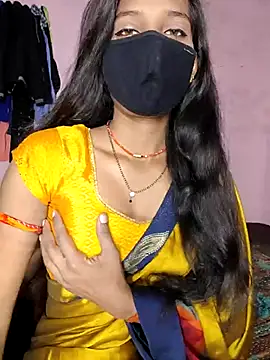 Snapshot of sweet_couple99 chatting on 11-28-25, 01:41 sweet couple99 online show from 11-28-25, 01:41