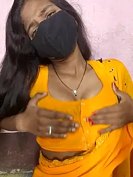 Snapshot of sweet_couple99 chatting on 12-14-25, 07:25 sweet couple99 online show from 12-14-25, 07:25