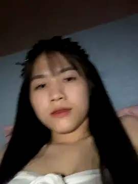 Snapshot of Leaf-Tgu chatting on 10-27-25, 03:38 Leaf-Tgu online show from 10-27-25, 03:38