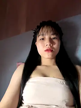 Snapshot of Leaf-Tgu chatting on 10-28-25, 04:38 Leaf-Tgu online show from 10-28-25, 04:38