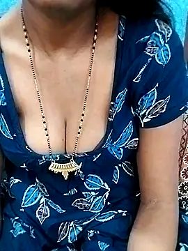 Snapshot of Soniya-hot21 chatting on 10-29-25, 06:15 Soniya-hot21 online show from 10-29-25, 06:15