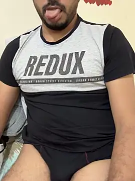 Snapshot of Handsome8677 chatting on 12-21-25, 08:32 Handsome8677 online show from 12-21-25, 08:32