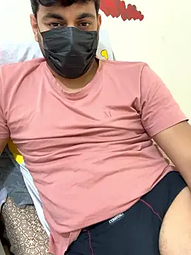 Snapshot of Handsome8677 chatting on 01-08-26, 07:32 Handsome8677 online show from 01-08-26, 07:32