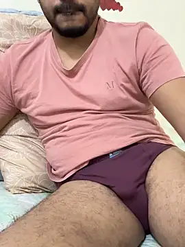 Snapshot of Handsome8677 chatting on 02-14-26, 07:27 Handsome8677 online show from 02-14-26, 07:27