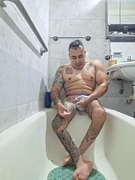 Snapshot of Rueditasss chatting on 01-17-26, 05:01 Rueditasss online show from 01-17-26, 05:01