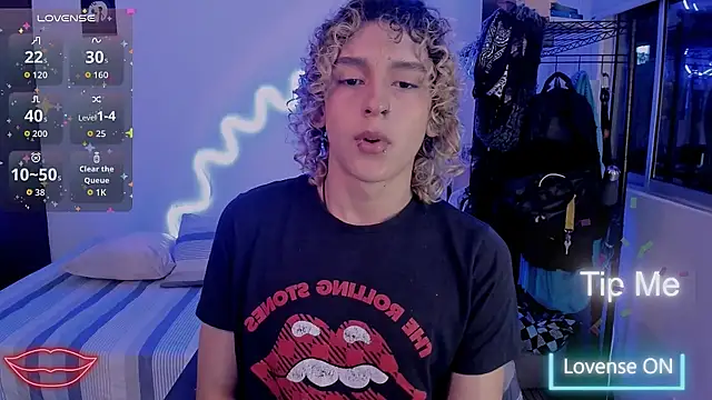 Snapshot of Lyric_Mirage chatting on 02-23-26, 03:15 Lyric Mirage online show from 02-23-26, 03:15