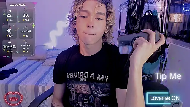 Snapshot of Lyric_Mirage chatting on 02-24-26, 04:21 Lyric Mirage online show from 02-24-26, 04:21