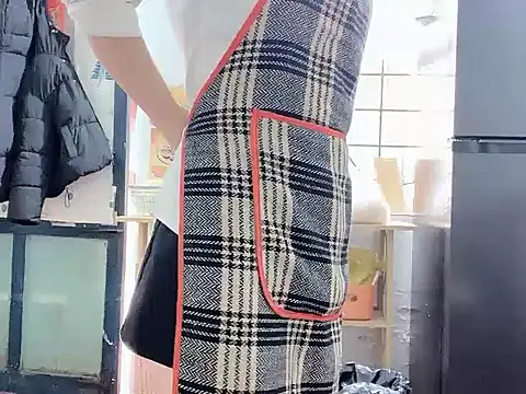 Snapshot of hilovely211 chatting on 12-15-25, 02:49 hilovely211 online show from 12-15-25, 02:49