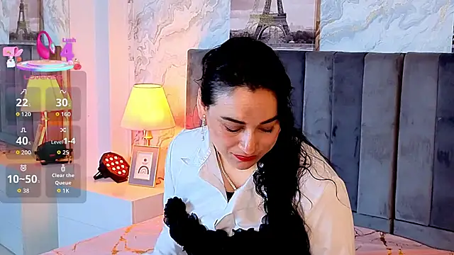 Snapshot of Elizabeth_bennett_6 chatting on 12-21-25, 12:23 Elizabeth bennett 6 online show from 12-21-25, 12:23