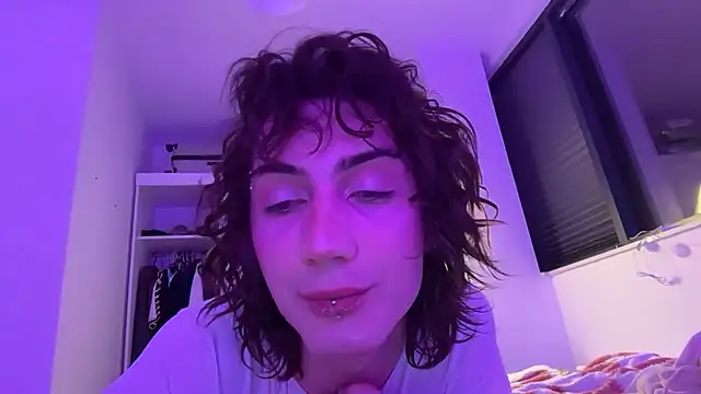 kira yoshika9e online show from 04-19-26, 01:38