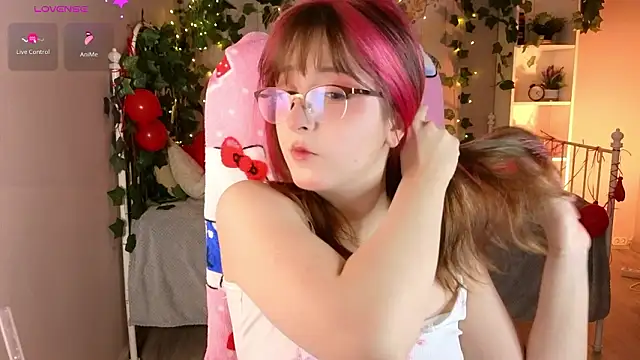 Snapshot of Soffi_Toffi chatting on 02-25-26, 10:25 Soffi Toffi online show from 02-25-26, 10:25