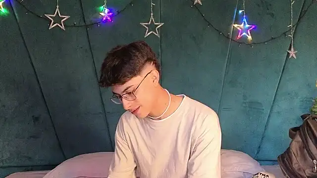 Aaron Eze online show from 12-13-25, 09:42