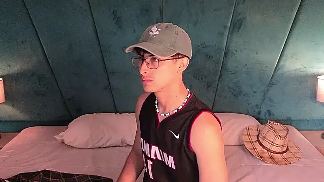 Aaron Eze online show from 03-27-26, 09:14