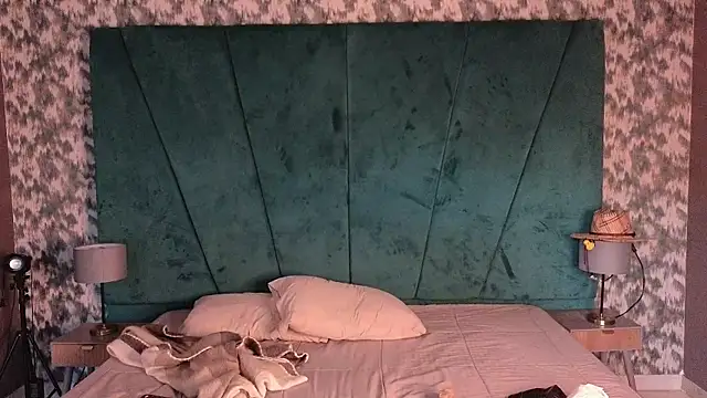 Aaron Eze online show from 04-03-26, 12:03