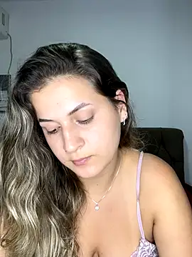 Snapshot of solmartins chatting on 11-21-25, 11:58 solmartins online show from 11-21-25, 11:58