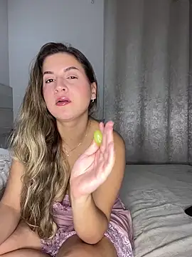 Snapshot of solmartins chatting on 11-28-25, 12:13 solmartins online show from 11-28-25, 12:13