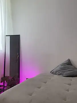 Esmeraldalcl online show from 12-13-25, 09:09