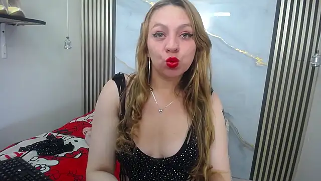 Snapshot of Miah-Princess chatting on 02-02-26, 06:39 Miah-Princess online show from 02-02-26, 06:39