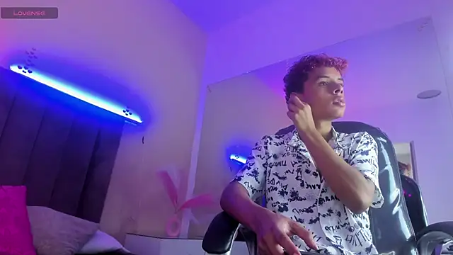 Xavier Fox    online show from 02-15-26, 01:52