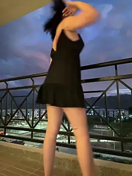 Snapshot of Julietalcl chatting on 12-20-25, 11:01 Julietalcl online show from 12-20-25, 11:01