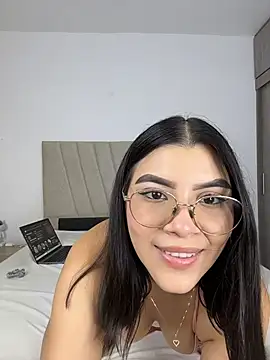 Snapshot of Julietalcl chatting on 02-19-26, 11:01 Julietalcl online show from 02-19-26, 11:01