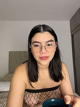 Julietalcl online show from 04-21-26, 09:37