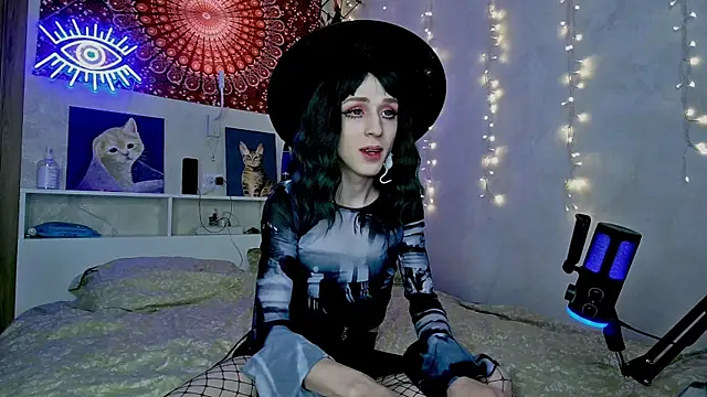 Snapshot of whoalexxa chatting on 12-22-25, 11:18 whoalexxa online show from 12-22-25, 11:18