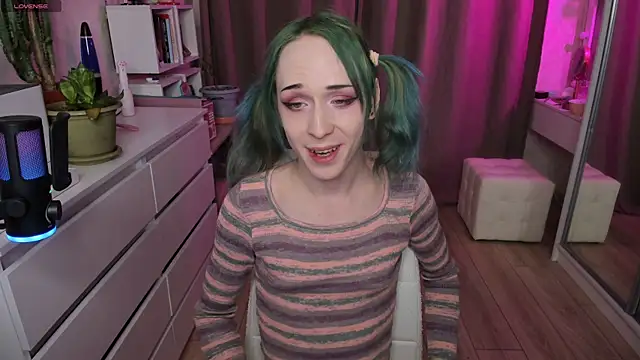 whoalexxa online show from 03-25-26, 04:13