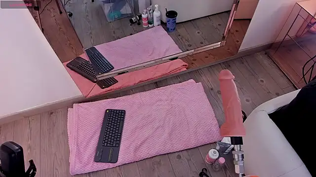 michelle cutee  online show from 12-01-25, 08:36