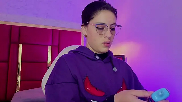 moon winy online show from 04-17-26, 11:46