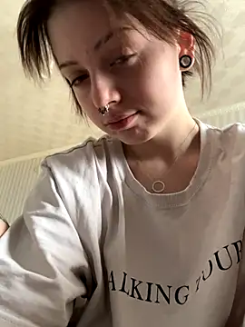 Snapshot of AnmiXHot chatting on 10-17-25, 11:46 AnmiXHot online show from 10-17-25, 11:46