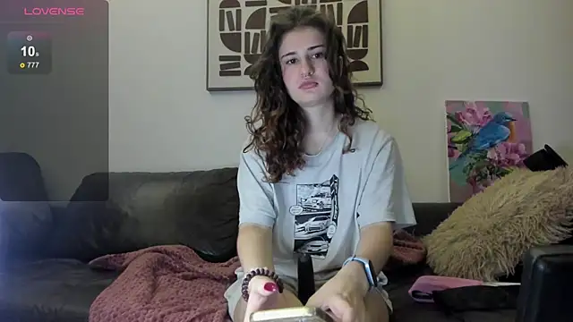 Snapshot of Kissxxkruel chatting on 12-02-25, 11:45 Kissxxkruel online show from 12-02-25, 11:45