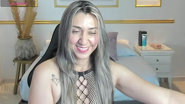 karlyy  online show from 11-11-25, 07:25