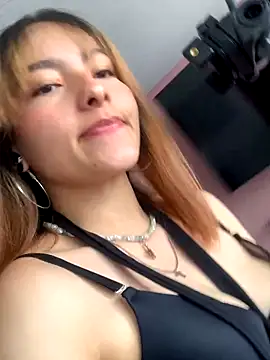 Snapshot of Catia_Pink chatting on 10-20-25, 07:36 Catia Pink online show from 10-20-25, 07:36