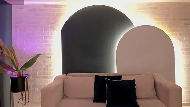 Snapshot of ChristineFord_ chatting on 10-28-25, 03:04 ChristineFord  online show from 10-28-25, 03:04