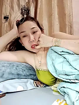 Ana-love2025 online show from 11-18-25, 01:04